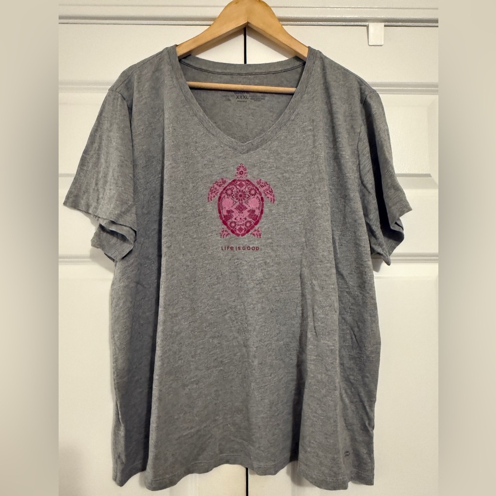 Life is Good Women’s Turtle Mosaic Crusher Tee Size XXXL